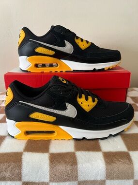 Nike Air Max 90 Sneakers Wu-Tang Yellow/Black FN6958-002 Men's Size 11 BNIB